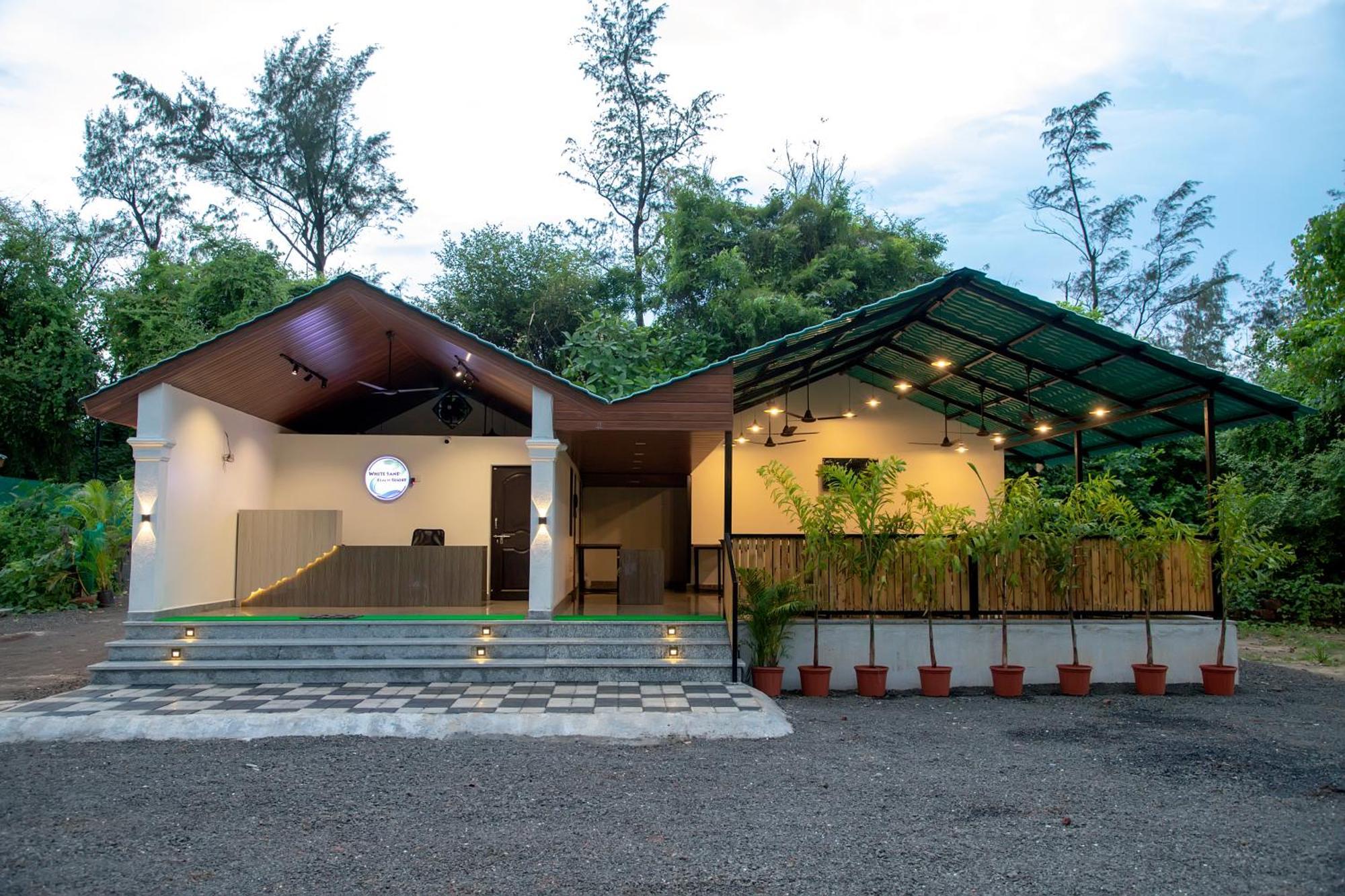 White Sand Beach Resort Kondivali Екстер'єр фото